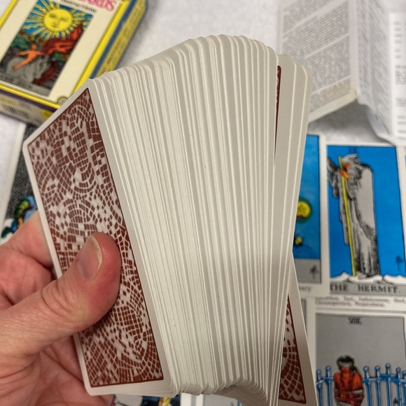 Vintage 60’s tarot cards with instructions Euc - Picture 4 of 4